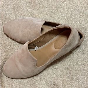 Universal Thread Round Toe Flat Loafers